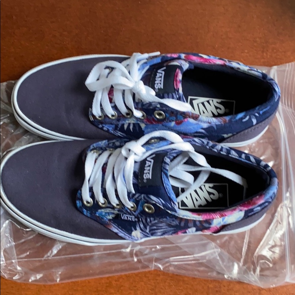 NEW VANS women’s shoes